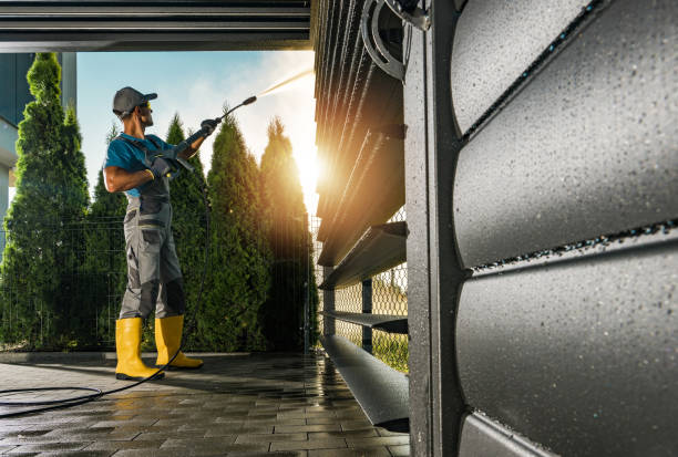 Best Deck Cleaning Services  in Roseto, PA