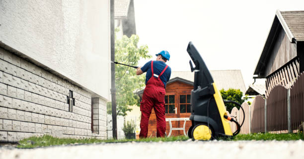 Best Deck Pressure Washing  in Roseto, PA